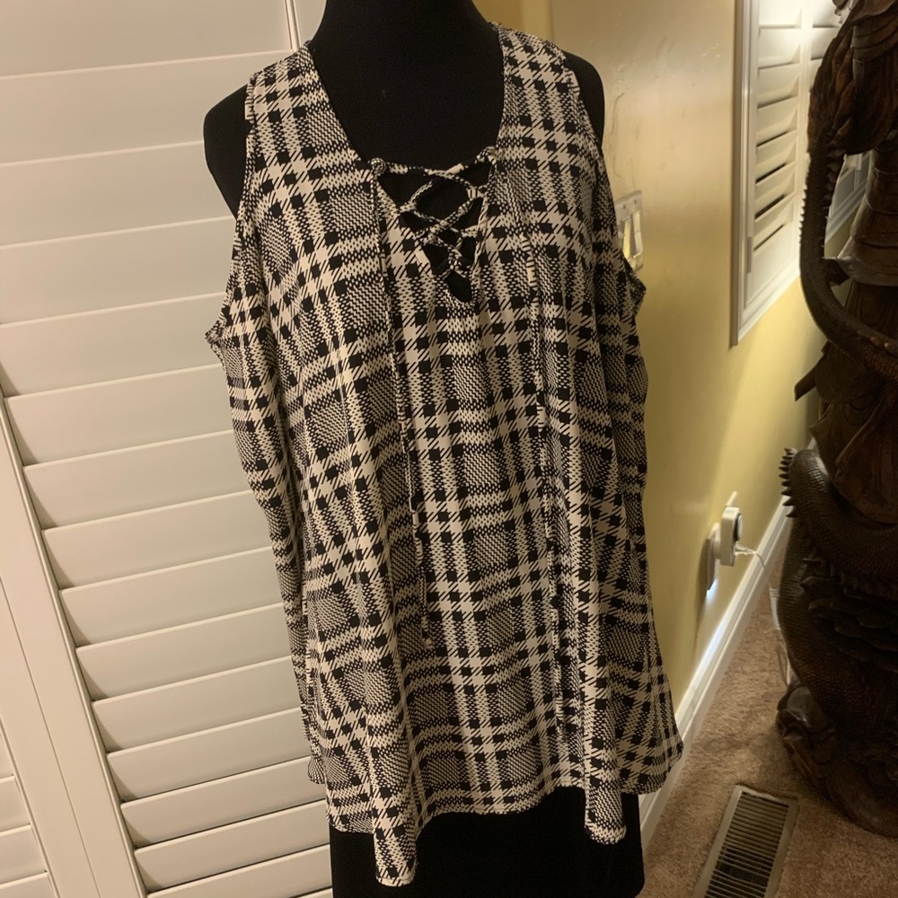 143 Story Black & Ivory Plaid Cold Shoulder Top M View 2